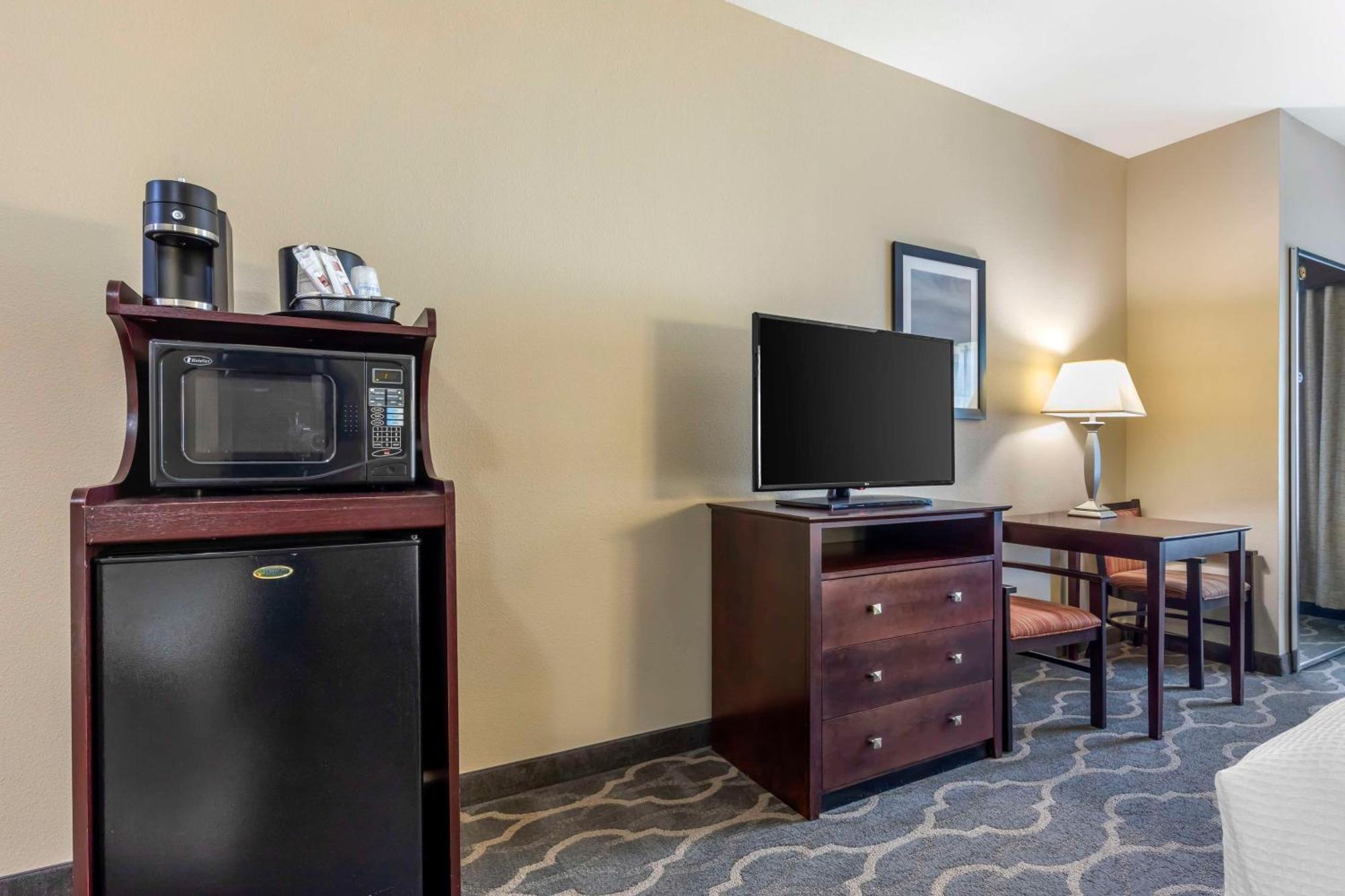 Best Western Plus Burleson Inn & Suites Exterior foto